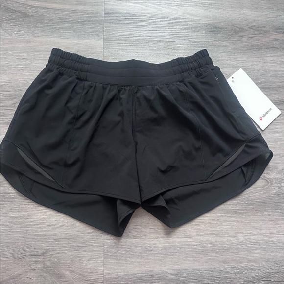 Lululemon Hotty Hot LR Short 4” Lined - Picture 5 of 8